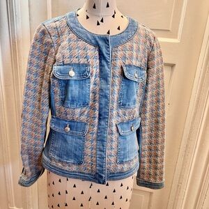 White House Black Market
Denim Tweed Ladies Jacket
Classic!!